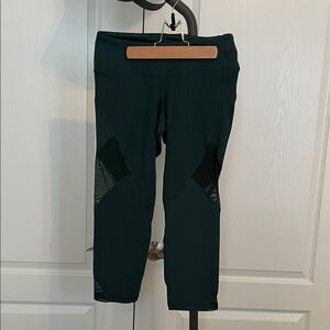 Old Navy Forest Green Cropped Leggings with Mesh Accents
